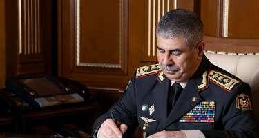Azərbaycan müdafiə naziri türkiyəli həmkarına başsağlığı verdi