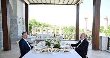İlham Əliyev və Qurbanqulu Berdiməhəmmədov Şuşada birgə nahar etdilər