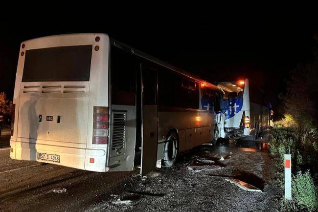 Türkiyədə iki sərnişin avtobusu toqquşub, 12 nəfər xəsarət alıb