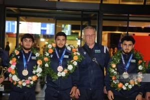 Dünya çempionatında uğurla çıxış edən gənc güləşçilərimiz yeni hədəflərini açıqlayıblar Xəbər şəkili