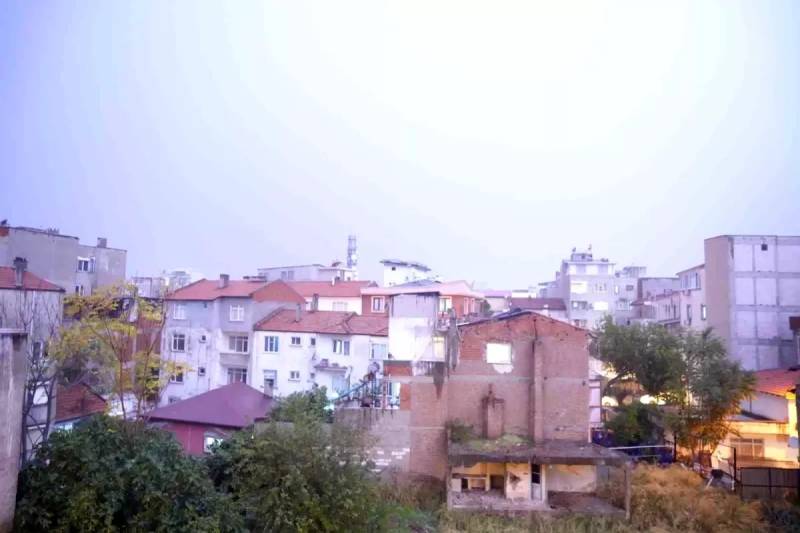 Balıkəsirdə İldırım Fırtınası Və 6.1 Maqnituda Zəlzələ: Təbiət Hadisələri Qorxu Yaratdı Xəbər şəkili