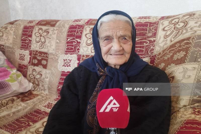 Bakıda səkidə quraşdırılan pilləkən qəfəsəsi sökülüb