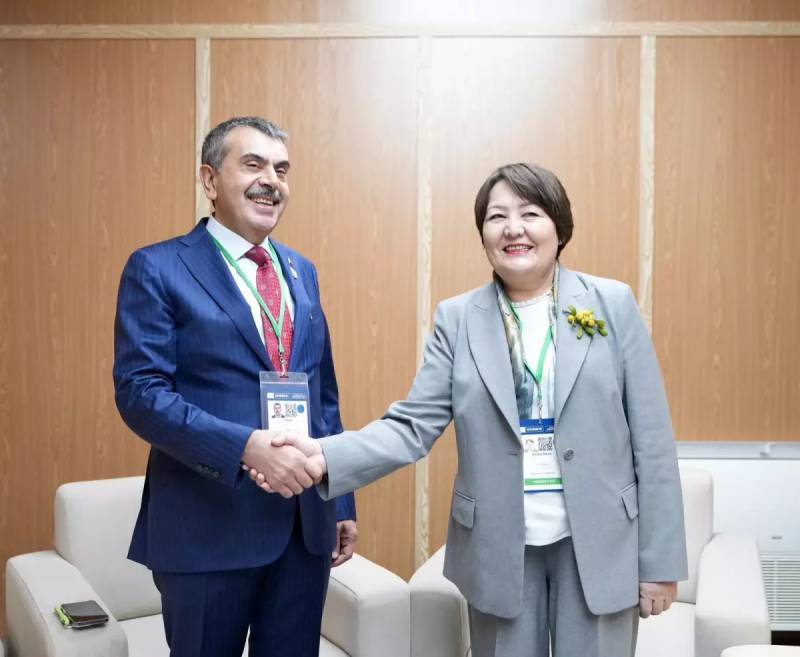 Yusuf Tekin Səmərqənddə İran, Pakistan və Qırğızıstan təhsil nazirləri ilə görüşdü: Köhnəlmiş Əməkdaşlıq Müqavilələri Yenilənir