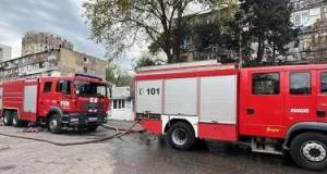 Bakıda 5 maşın yanaraq kül oldu - VİDEO
