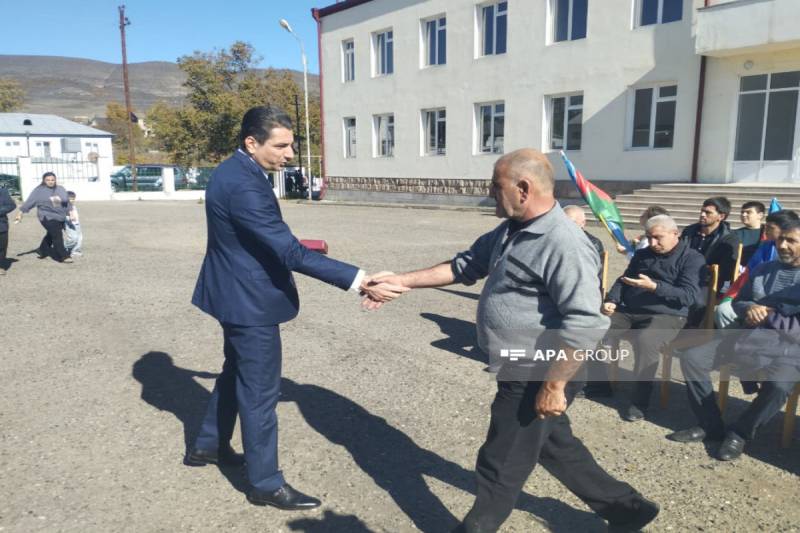Növbəti köç karvanı Xocalının Təzəbinə kəndinə çatıb, açarlar təqdim olunub - YENİLƏNİB - FOTO