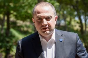 Gürcüstanın müdafiə naziri Ermənistanda səfərdədir Xəbər şəkili