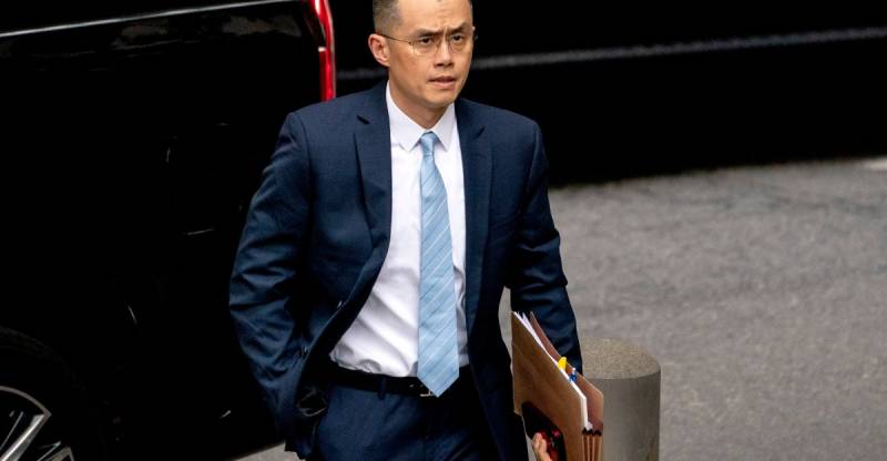 Donald Tramp "Binance" Təsisçisi Çanqpenq Zaaonu Əfv Etdi - Səbəbi Tramp Ailəsinin Kripto Şirkətinə Dəstəkdir