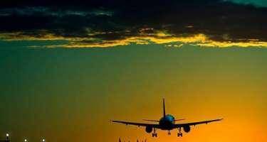 Sərnişin təyyarəsi qəzaya uğrayıb – 130-dan çox insan təyyarədə olub