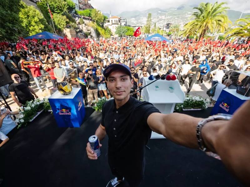 World Superbike Çempionu Topraq Razqatlıoğlu Alanyada Qəhrəman Kimi Qarşılandı: Böyük Məqsəd MotoGP Xəbər şəkili