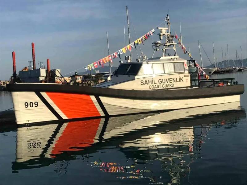 Aydın Quşadasında Respublikanın 102-ci İldönümü Şənlikləri: Sahil Mühafizə Gəmisi Vətəndaşların Ziyarətinə Açıldı