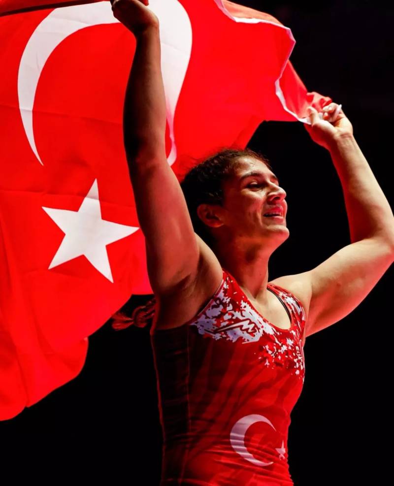Nesrin Baş U23 Dünya Güləş Çempionatında Üçüncü Dəfə Qızıl Medal Qazandı
