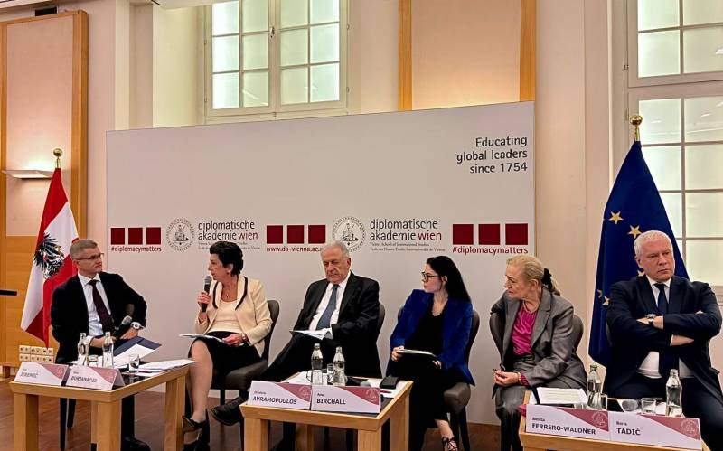 Vyanada Qafqaz, Mərkəzi Asiya və Avropanın yeni qlobal nizamda rolu müzakirə olundu (FOTO)