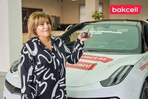 "Bakcell" abunəçisi 1 manatla lüks avtomobil sahibi oldu! Xəbər şəkili