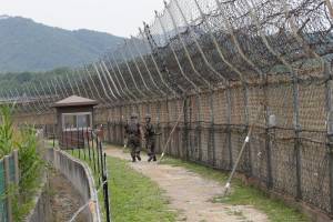 KİV: KXDR əsgərləri Cənubi Koreya sərhədini pozub Xəbər şəkili
