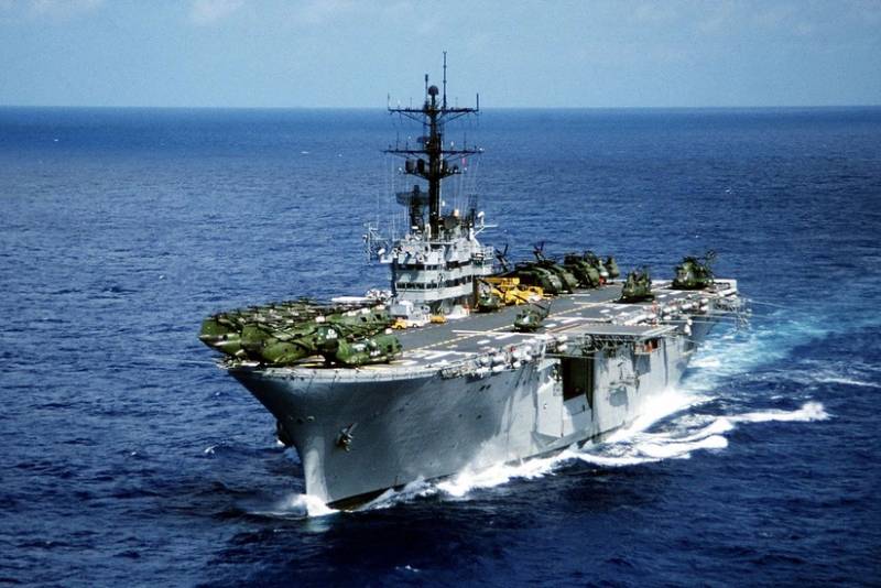 ABŞ gəmiləri Venesuelaya zərbə məsafəsi qədər yaxınlaşıb