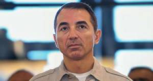 Əhmədzadənin xanımı ölkəni tərk etdi - FOTO