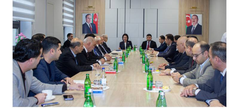 AzMİU-nun 50 illik yubileyi ərəfəsində Məzun Assosiasiyasının növbəti görüşü keçirilib (FOTO)