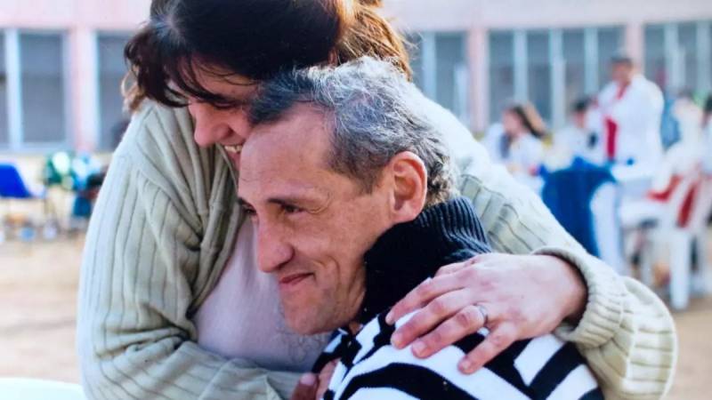 Həbsxana divarları arasında sevgi: Oğlumla eyni yerdə cəza çəkən şəxsdən övladım oldu