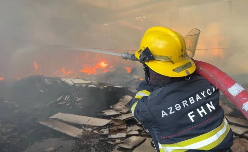 Sumqayıtda beşmərtəbəli yaşayış binasında yanğın baş verib