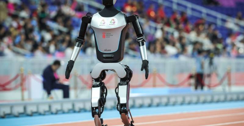 Çin Xəbərdarlıq Edir: Humanoid Robot Sənayesində İqtisadi Köpük Yaranır
