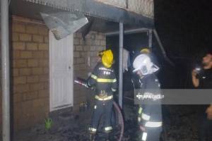 Şamaxıda yaşayış evi yanıb