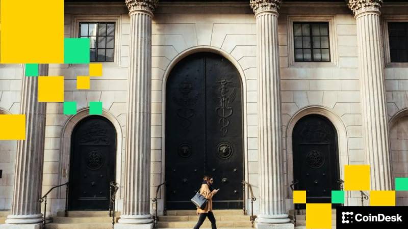 İngiltərə Bankı Stablecoin Saxlanması Üçün Müvəqqəti Limitləri Təsdiqləyir: Fərdi və Korporativ Məhdudiyyətlər