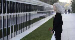 ABŞ rəsmisi Şəhidlər xiyabanını ziyarət etdi