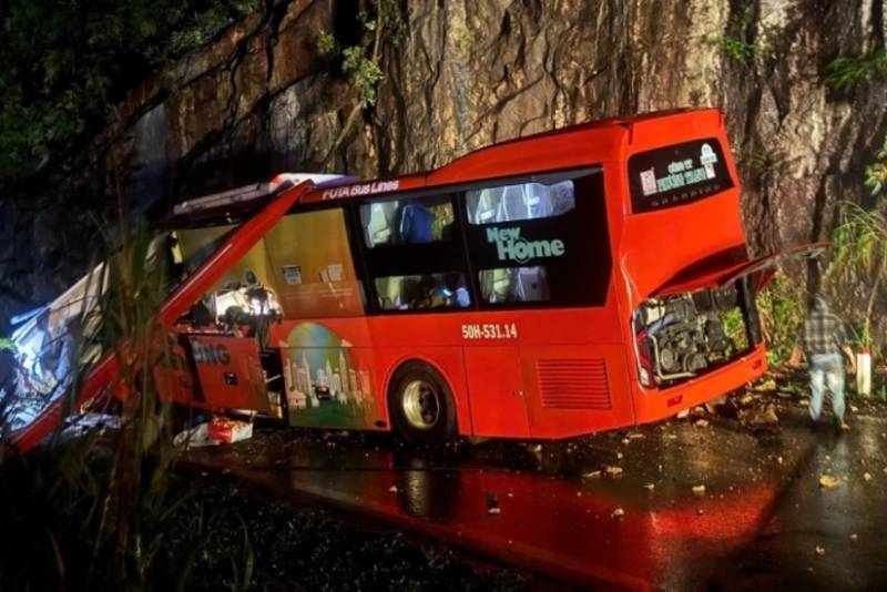 Vyetnamda sərnişin avtobusu uçqunun altında qalıb, azı 6 nəfər ölüb