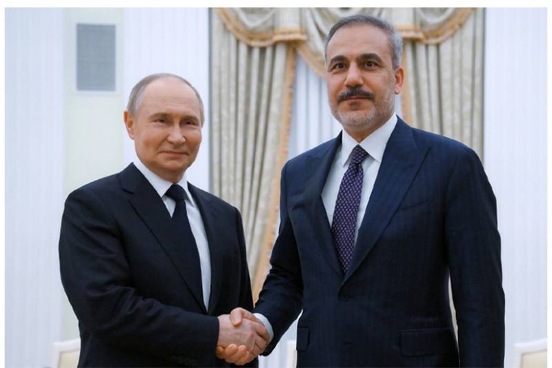 Fidan: Putin müəyyən şərtlər daxilində Ukraynada atəşkəsə hazırdır