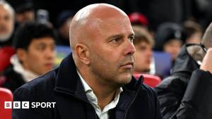 Liverpulun "Tarixi Dibi": Arne Slotun Baş Məşqçi Vəzifəsi Təhlükədədirmi?