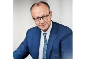 Avropa İttifaqı müdafiə birliyinə çevrilməlidir - Almaniya kansleri Xəbər şəkili