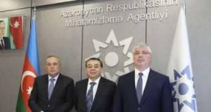 Şamil Rzayev Çili səfirliyinin nümayəndəsi ilə görüşdü Xəbər şəkili