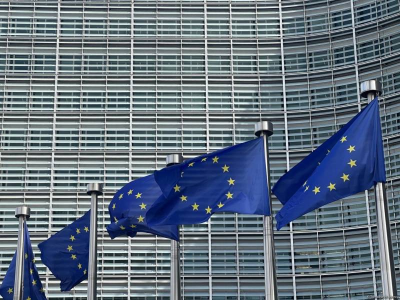 Aİ-nin xaricdəki investisiya ehtiyatlarının həcmi 9,3 trilyon avronu ötüb