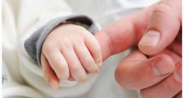 Azərbaycanda yeni doğulan körpə öldü