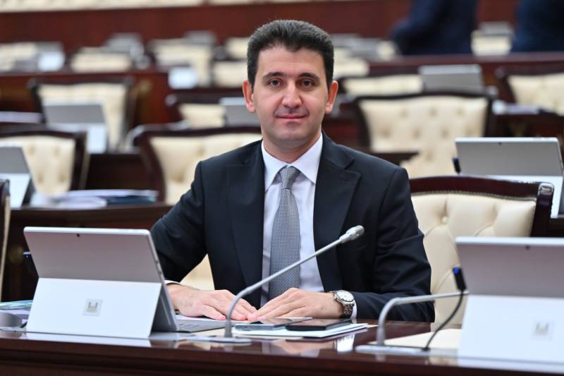 Gəncədə yeni iş yerlərinin açılması üçün sahibkarlara əlavə imkanlar yaradılmalıdır – Naqif Həmzəyev