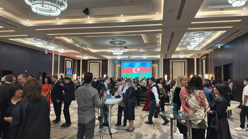 Qahirədə Zəfər Günü və Dövlət Bayrağı Günü münasibətilə tədbir keçirilib (FOTO)