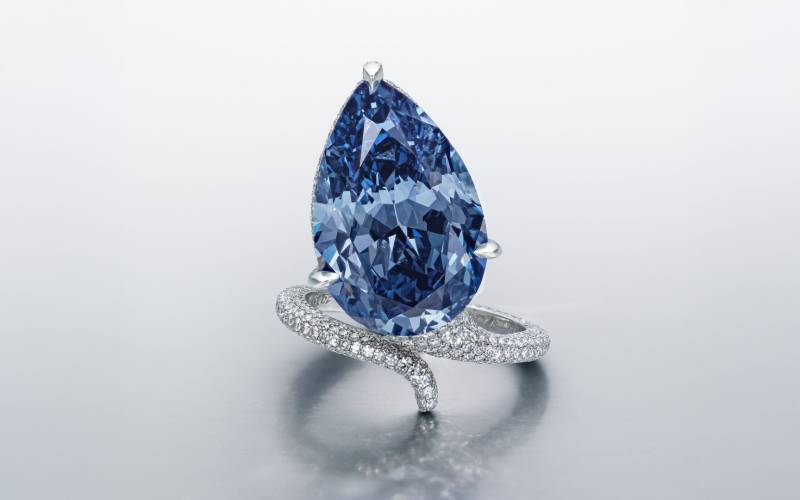 Nadir “Mellon Blue” almazı Cenevrədə 25,6 milyon dollara satılıb
