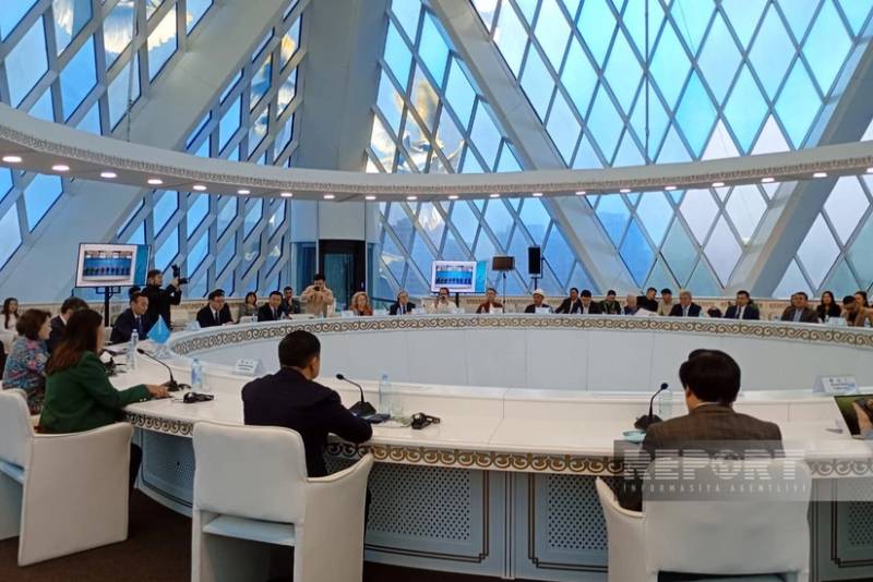 Astanada Türk dünyası ölkələrinin Beynəlxalq incəsənət festivalı başlayıb