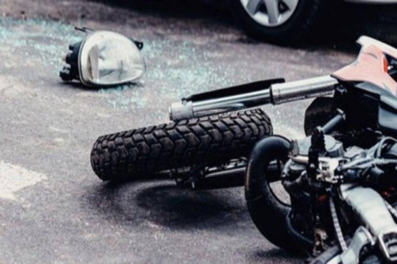 Gəncədə mopedlə minik maşını toqquşub, xəsarət alan var