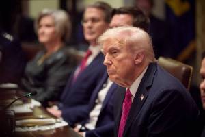 Tramp: Fransa ABŞ-yə Çindən yaxşı münasibət bəsləmir