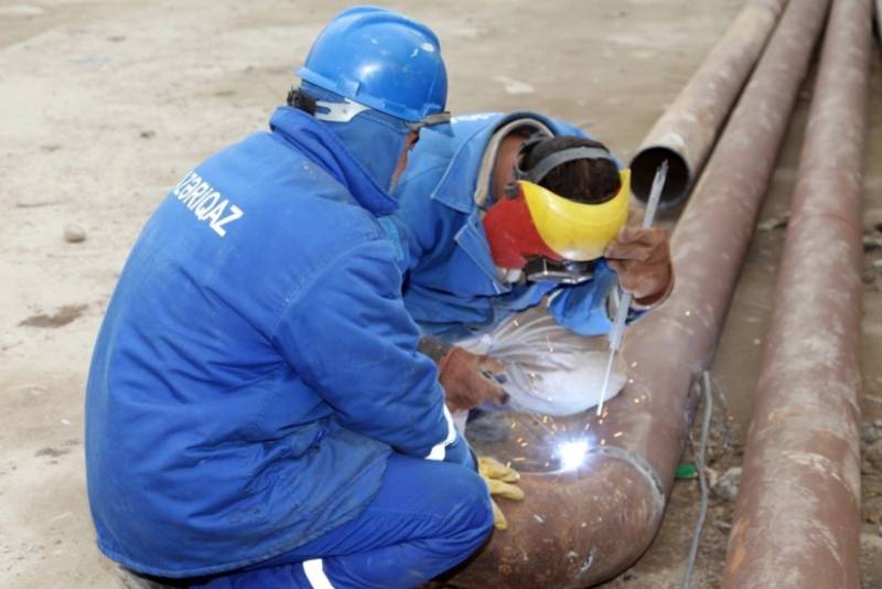 Oğuzun Mollalı kəndinə qaz çəkilişi yarımçıq qalıb, "Azəriqaz" işlərin yekunlaşacağı müddəti açıqlayıb
