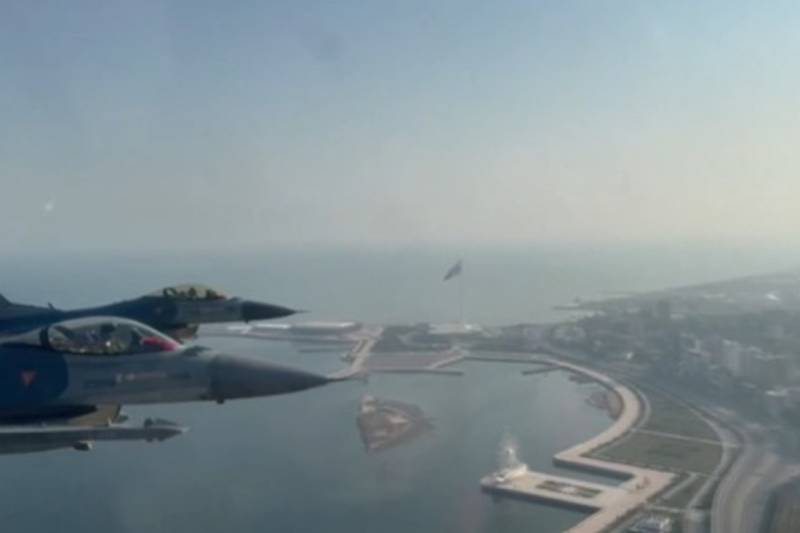 Türkiyə Müdafiə Nazirliyi Bakıda hərbi paradda F-16-dan çəkilmiş videogörüntülər yayıb