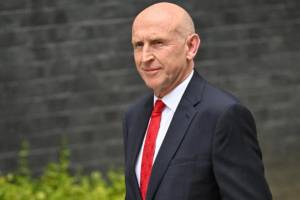 KİV: Britaniyanın müdafiə naziri ikinci evinə görə vergi ödəməyib