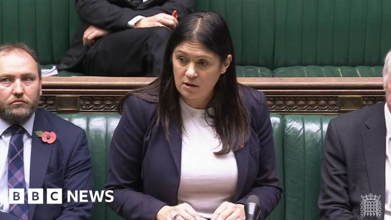 Trampın çıxışının redaktəsi qalmaqalı: Lisa Nandy BBC-nin etibarı bərpa etməsini tələb edir