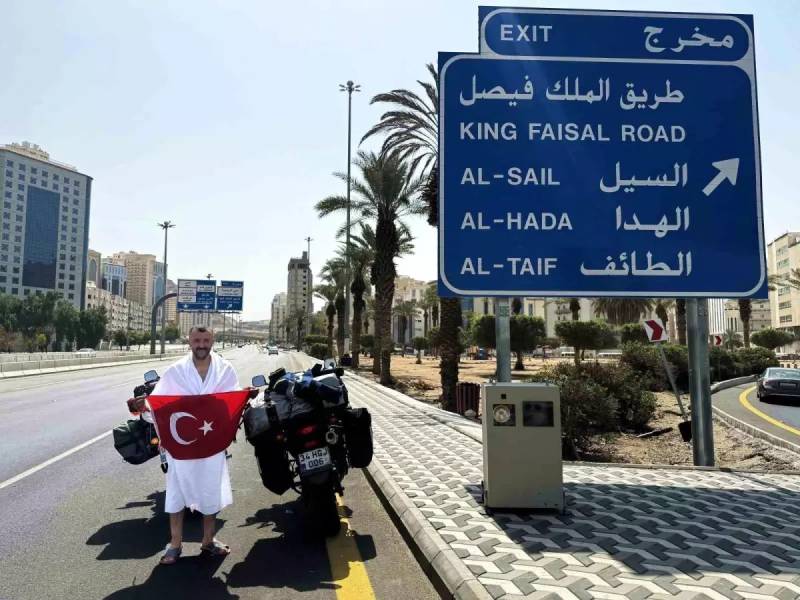 Siqaretə Xərclədiyi Pulla 250 Min KM Yol Qət Edərək Motosikletlə Ümrəyə Gedən Şəxs