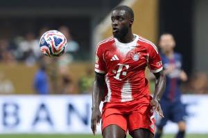 PSJ fransalı müdafiəçini pul ödəmədən heyətinə qatmaq istəyir Xəbər şəkili