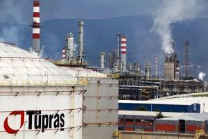 KİV: Türkiyənin emal zavodları Rusiya neftinin alışını azaltmağa başlayıb