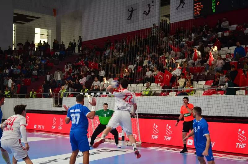 Həndbol Üzrə Türkiyə Millisi Cənubi Kipri 35-19 hesabı ilə darmadağın edərək II Seçmə Mərhələyə Yüksəldi