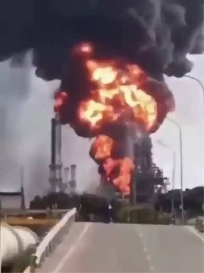 Venesuelada PDVSA-nın Əsas Neft Emalı Zavodunda Partlayış