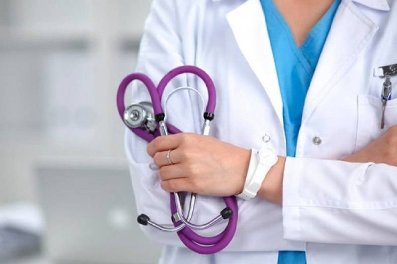 Həkimlərin xaricə üz tutmasının səbəbləri: rezidentura mərhələsindəki problemlər - ARAŞDIRMA